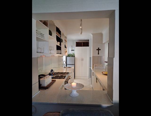 4 BEDROOM FREEHOLD TO LET IN KLEINMOND CENTRAL
